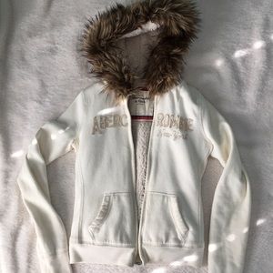 Sherpa lined Abercrombie hoodie with faux fur trim
